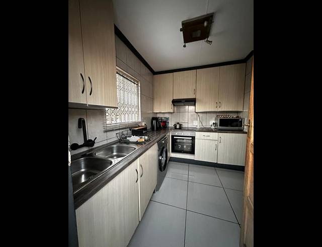 3 BEDROOM HOUSE FOR SALE IN NKWE COUNTRY ESTATE